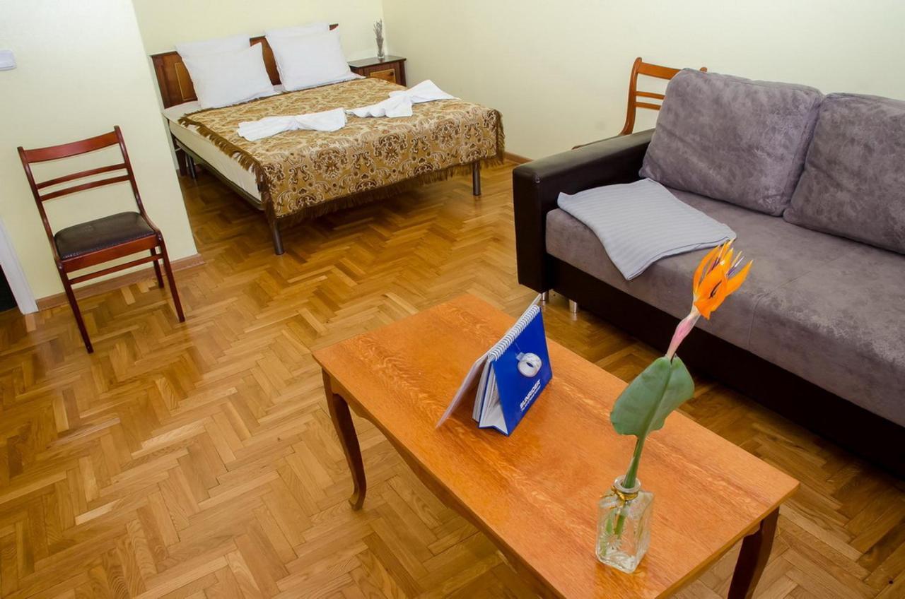 Ferienwohnung Apartament Na Adamkovskoy Brest Exterior foto