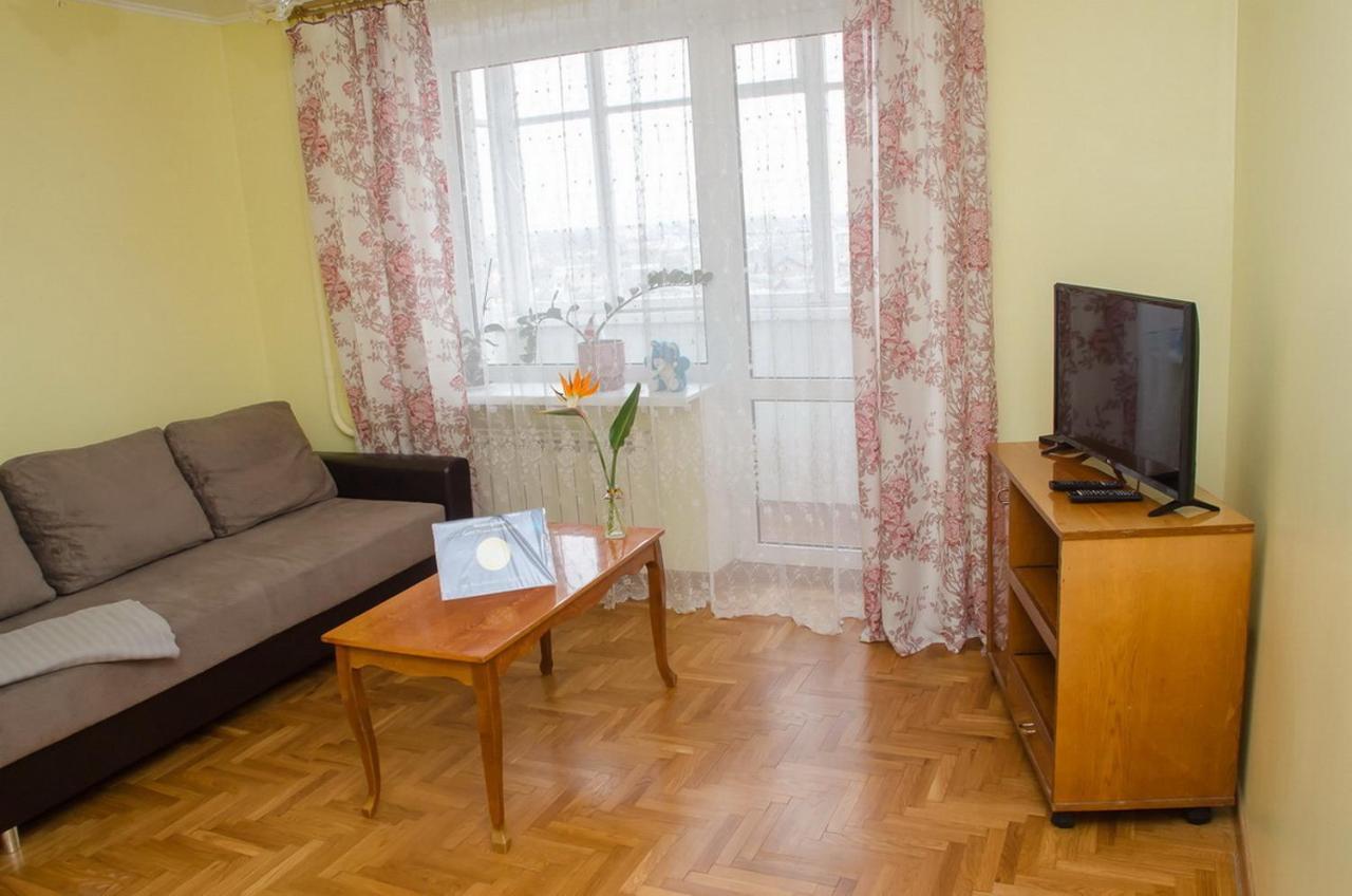 Ferienwohnung Apartament Na Adamkovskoy Brest Exterior foto